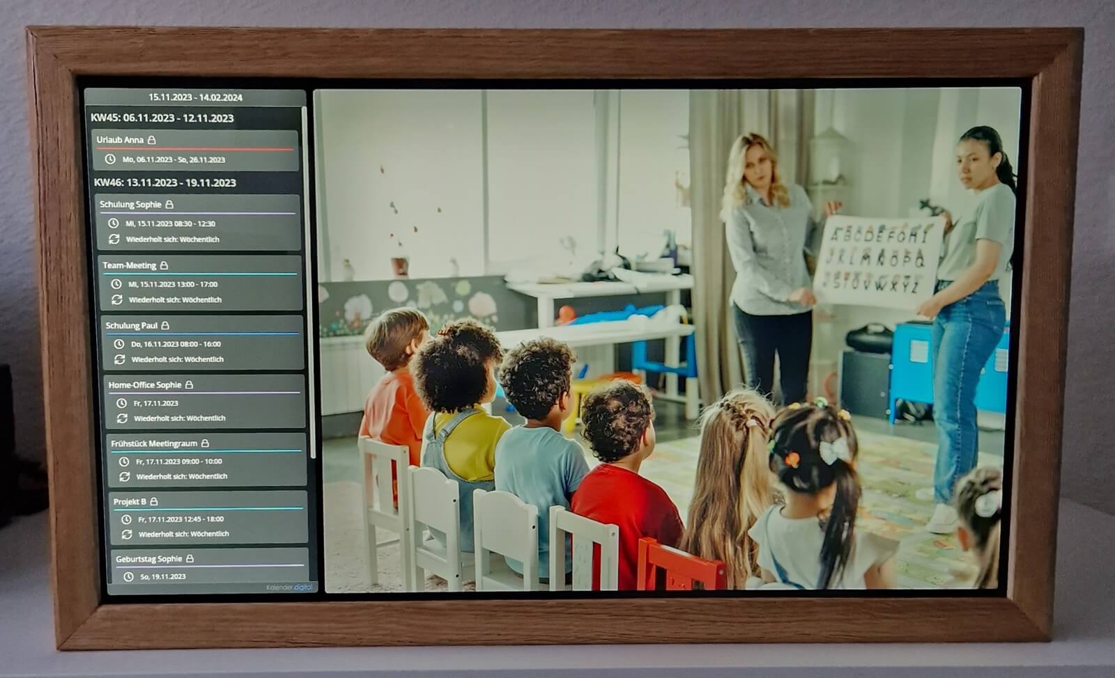 DAKboard as a digital picture frame 2